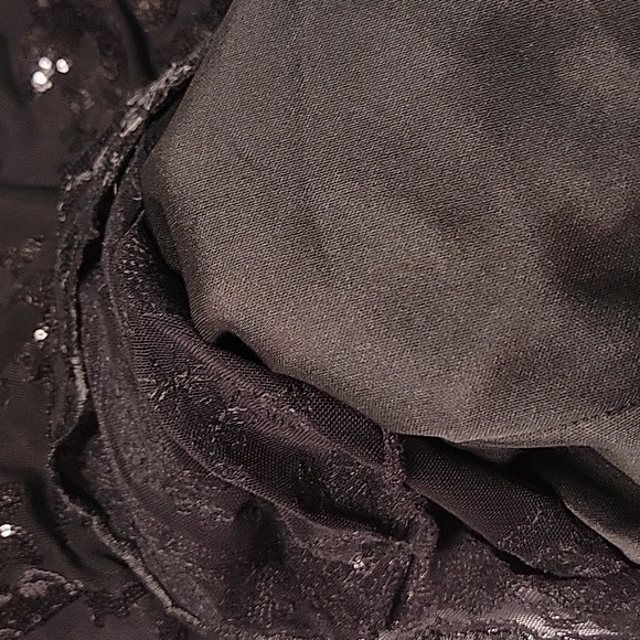 Little black dress! - Picture 6 of 7